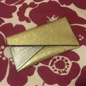 3/$15🌻Gold Estée Lauder clutch